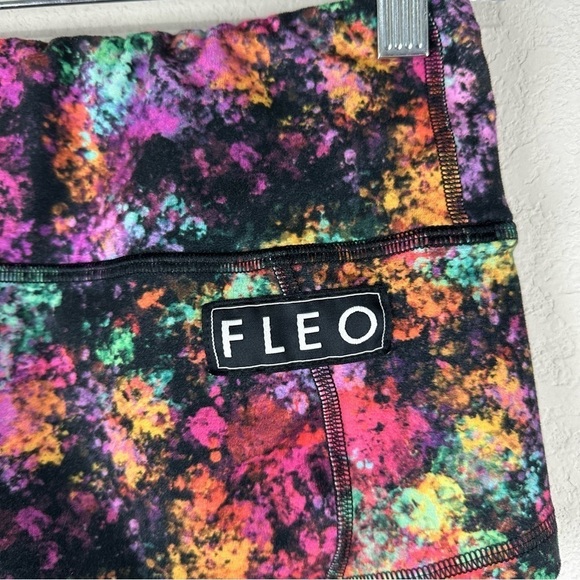 Fleo Multicolor Rainbow Dust 325 Athletic Athleisure Short Shorts Size Small - Picture 3 of 5